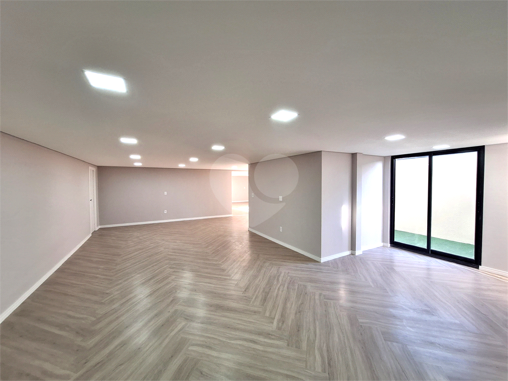 Sobrado de Condomínio à Venda | 400m² | 3 dormitórios (3 Suítes) | Aruã Brisas 2