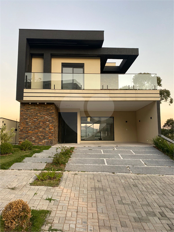 Sobrado de Condomínio à Venda | 400m² | 3 dormitórios (3 Suítes) | Aruã Brisas 2