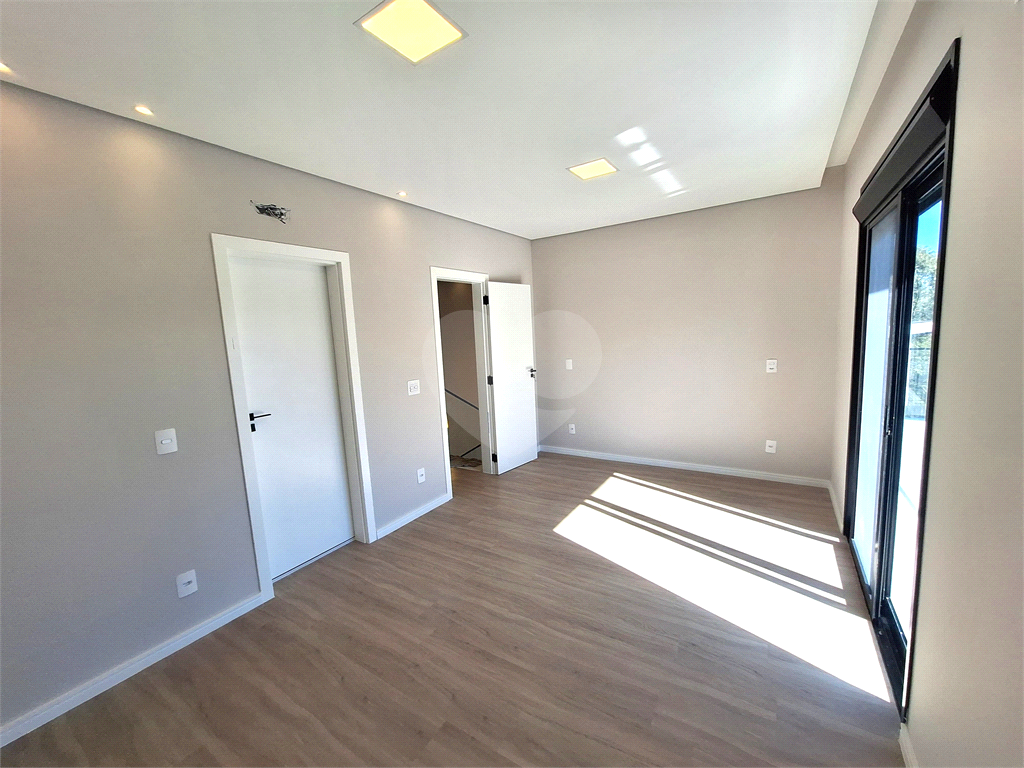 Sobrado de Condomínio à Venda | 400m² | 3 dormitórios (3 Suítes) | Aruã Brisas 2