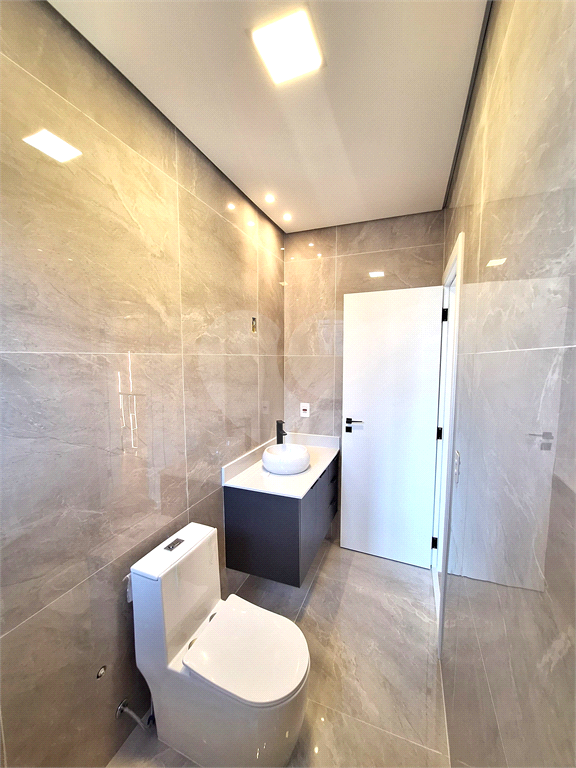 Sobrado de Condomínio à Venda | 400m² | 3 dormitórios (3 Suítes) | Aruã Brisas 2