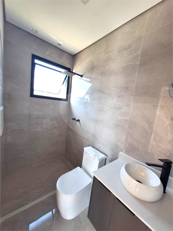 Sobrado de Condomínio à Venda | 400m² | 3 dormitórios (3 Suítes) | Aruã Brisas 2