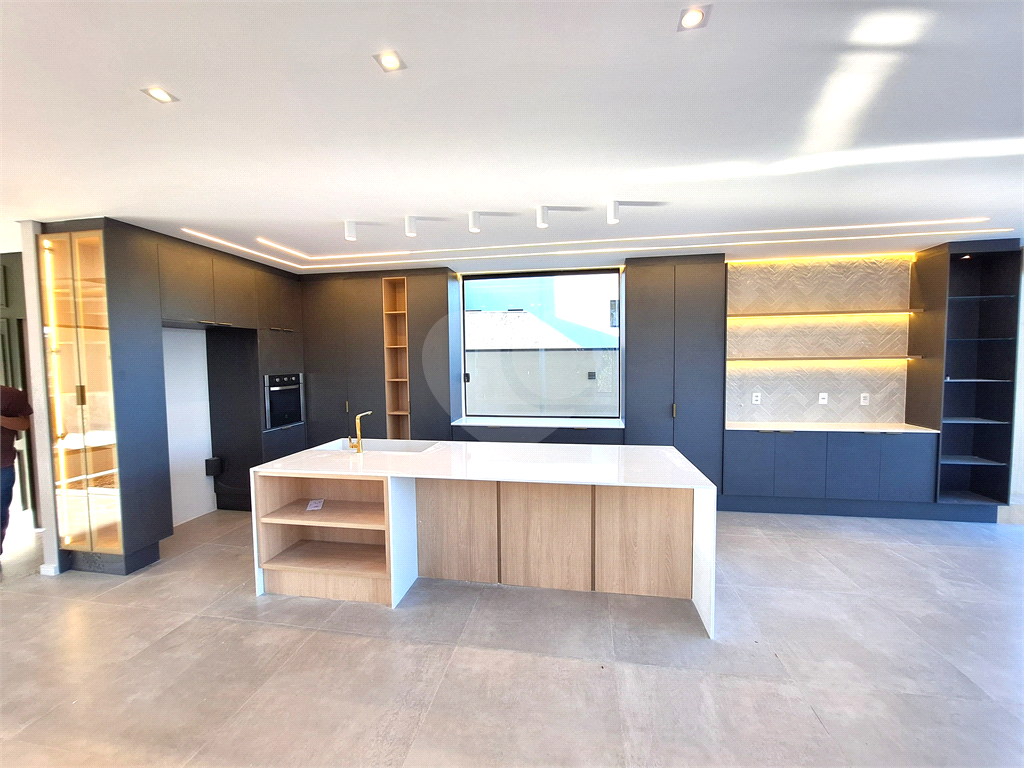 Sobrado de Condomínio à Venda | 400m² | 3 dormitórios (3 Suítes) | Aruã Brisas 2
