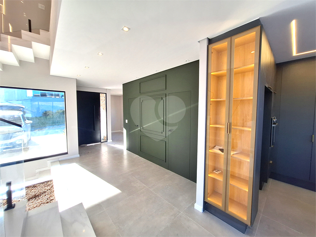 Sobrado de Condomínio à Venda | 400m² | 3 dormitórios (3 Suítes) | Aruã Brisas 2