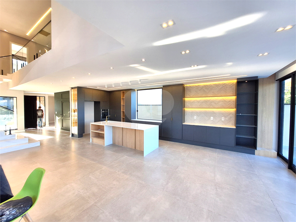 Sobrado de Condomínio à Venda | 400m² | 3 dormitórios (3 Suítes) | Aruã Brisas 2