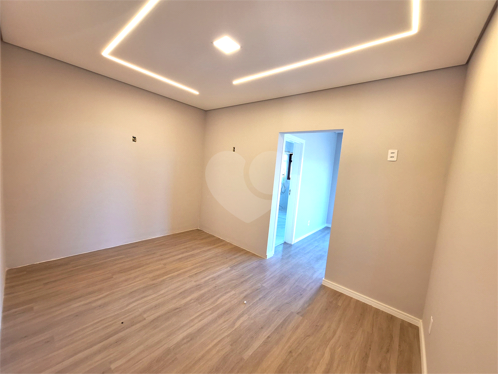 Sobrado de Condomínio à Venda | 400m² | 3 dormitórios (3 Suítes) | Aruã Brisas 2