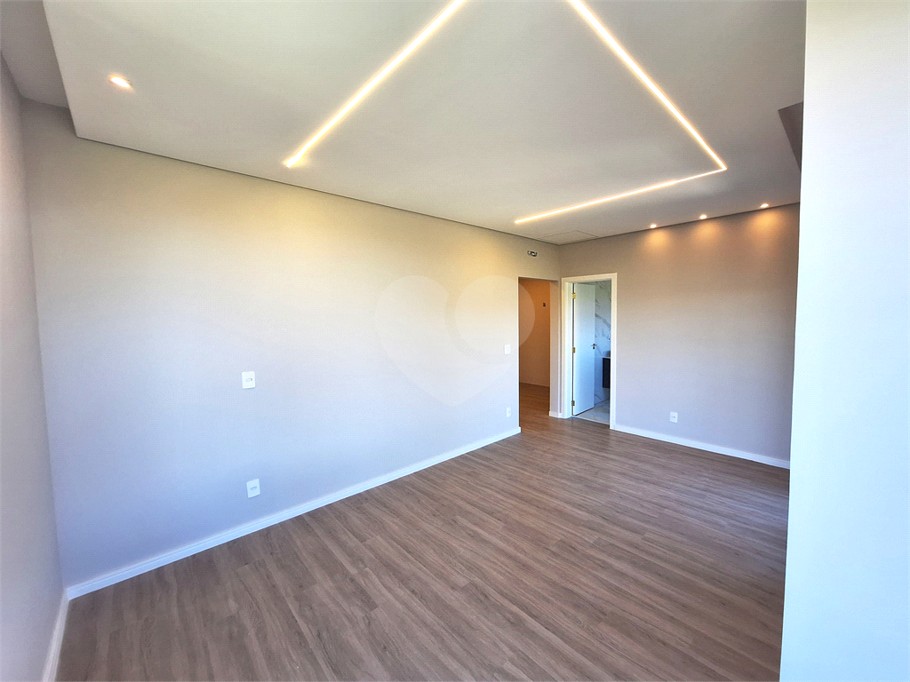 Sobrado de Condomínio à Venda | 400m² | 3 dormitórios (3 Suítes) | Aruã Brisas 2