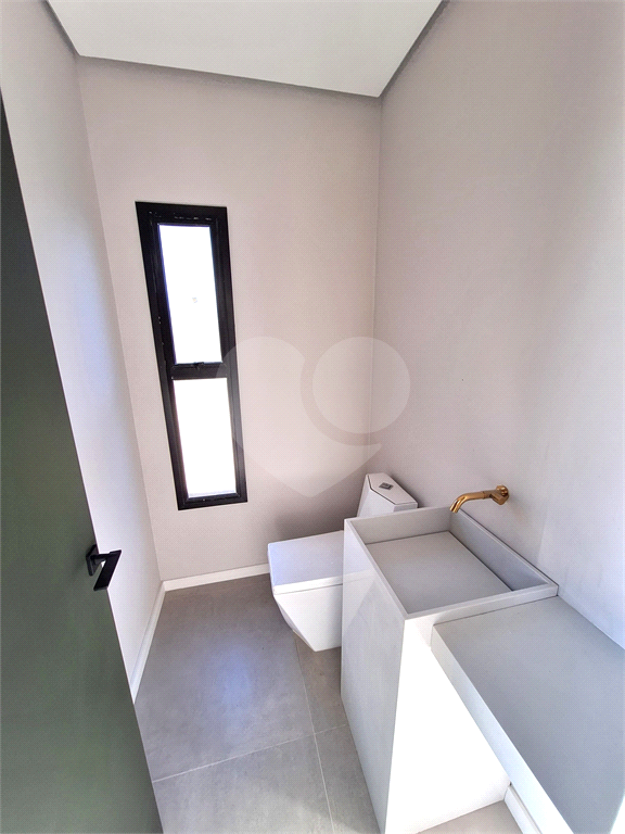 Sobrado de Condomínio à Venda | 400m² | 3 dormitórios (3 Suítes) | Aruã Brisas 2