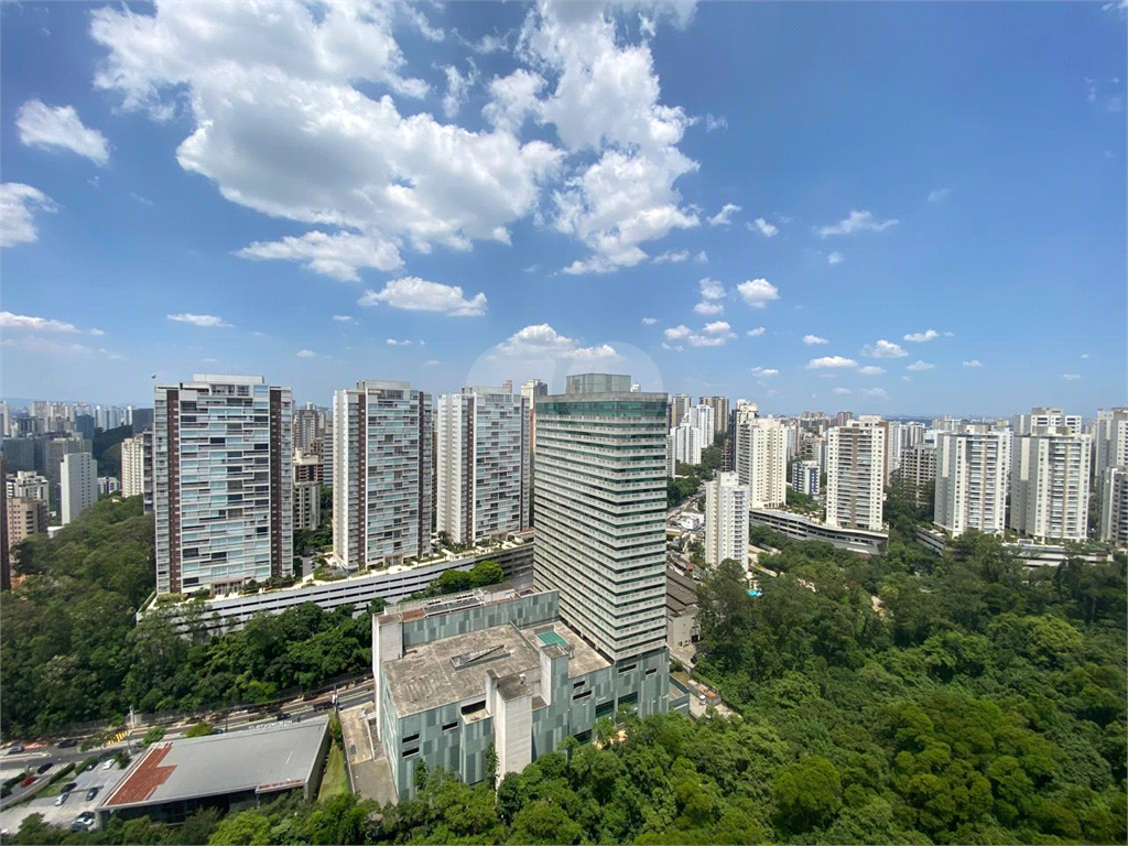 Apartamento de 129m² à Venda no Condomínio Monumento São Paulo – 3 Suítes, Varanda Gourmet e Acabamento Impecável