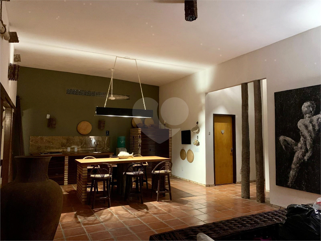 Casa à Venda | 400m² | 2 dormitórios | 1 vaga em Barra da Sucatinga - CE