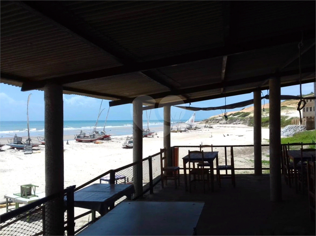 Casa à Venda | 400m² | 2 dormitórios | 1 vaga em Barra da Sucatinga - CE