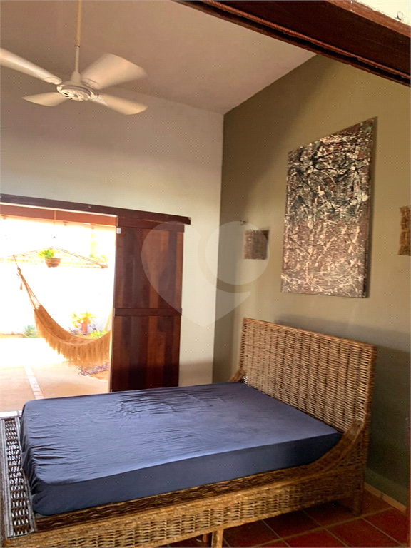 Casa à Venda | 400m² | 2 dormitórios | 1 vaga em Barra da Sucatinga - CE