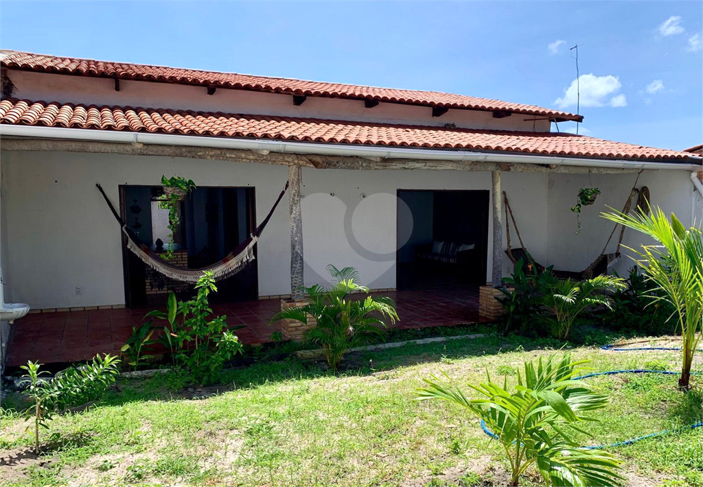 Casa à Venda | 400m² | 2 dormitórios | 1 vaga em Barra da Sucatinga - CE