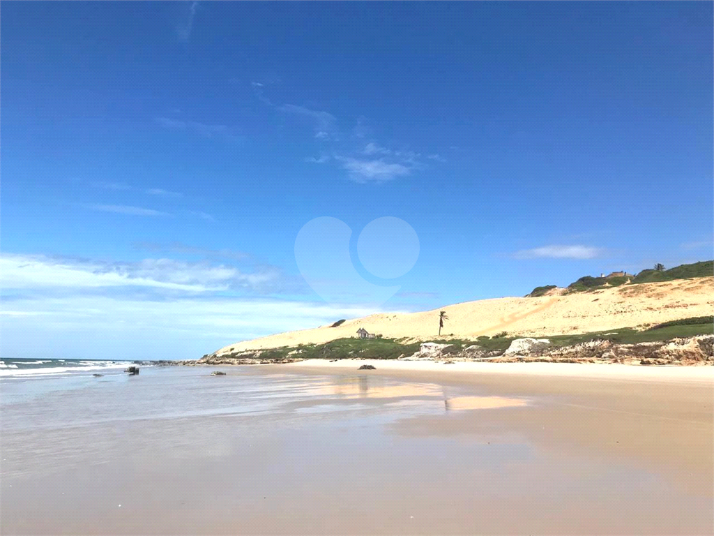 Casa à Venda | 400m² | 2 dormitórios | 1 vaga em Barra da Sucatinga - CE