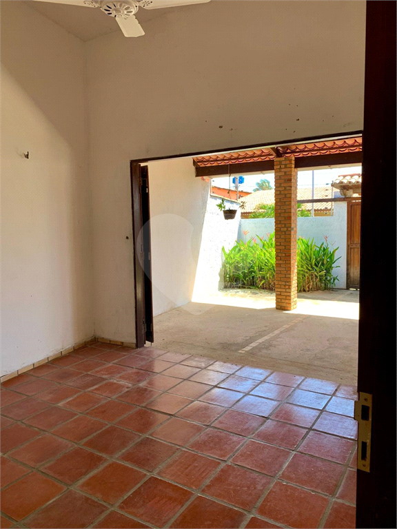 Casa à Venda | 400m² | 2 dormitórios | 1 vaga em Barra da Sucatinga - CE