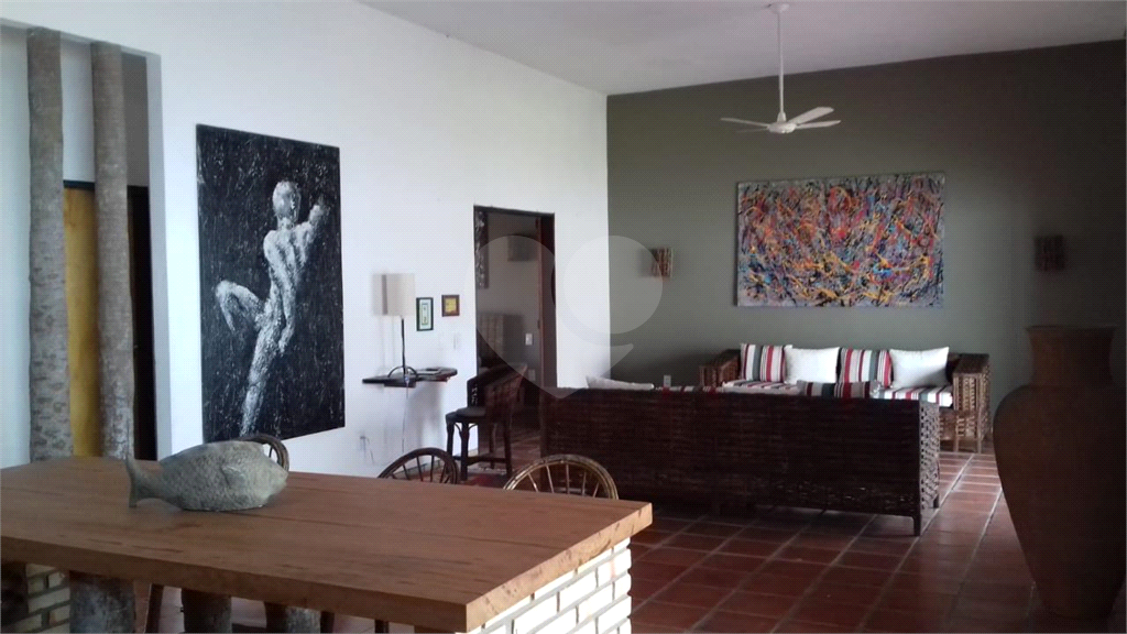 Casa à Venda | 400m² | 2 dormitórios | 1 vaga em Barra da Sucatinga - CE