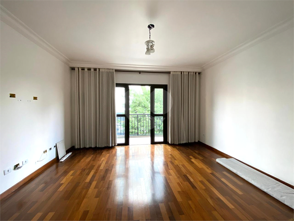Casa à Venda – Ampla, Moderna e Sustentável com 3 Suítes, Piscina, Energia Solar e Espaço Gourmet