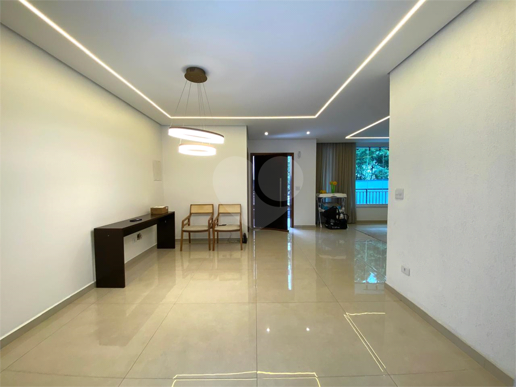 Casa à Venda – Ampla, Moderna e Sustentável com 3 Suítes, Piscina, Energia Solar e Espaço Gourmet