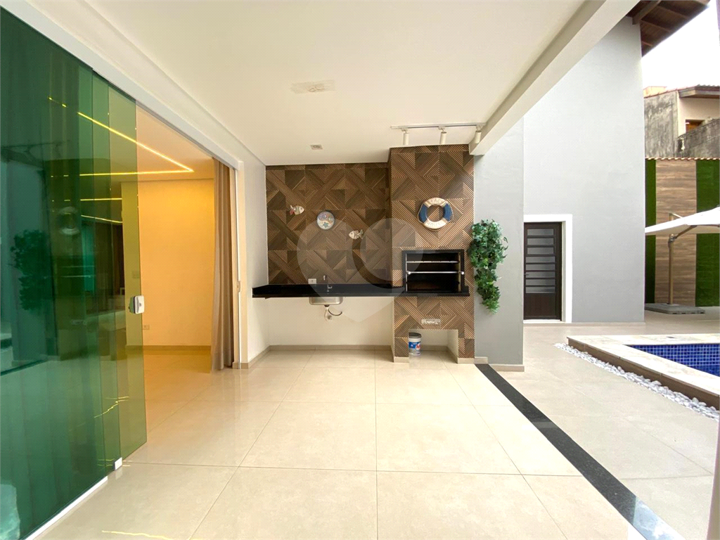 Casa à Venda – Ampla, Moderna e Sustentável com 3 Suítes, Piscina, Energia Solar e Espaço Gourmet
