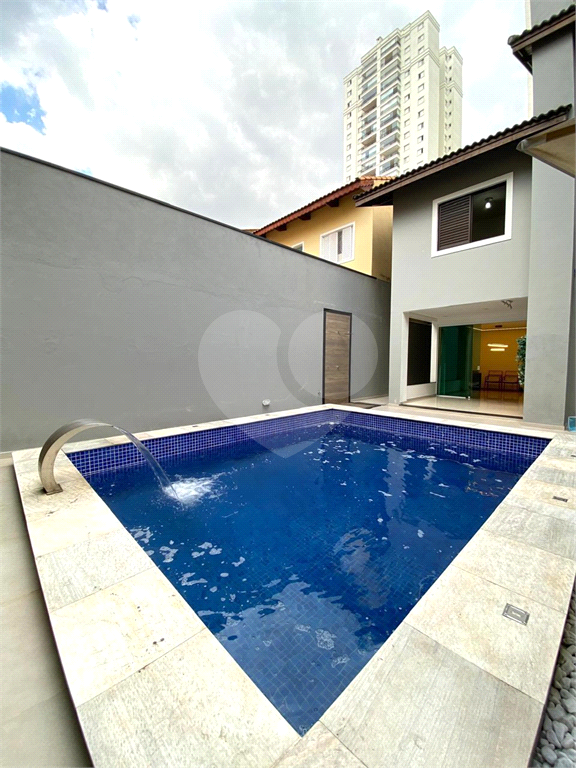 Casa à Venda – Ampla, Moderna e Sustentável com 3 Suítes, Piscina, Energia Solar e Espaço Gourmet