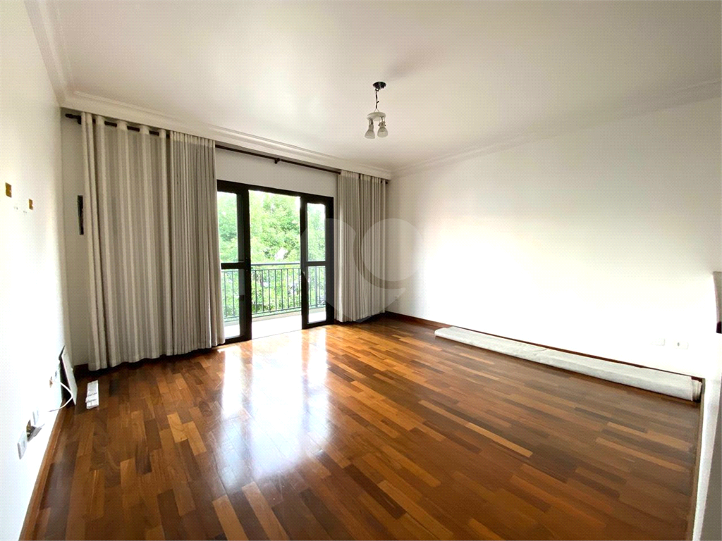 Casa à Venda – Ampla, Moderna e Sustentável com 3 Suítes, Piscina, Energia Solar e Espaço Gourmet