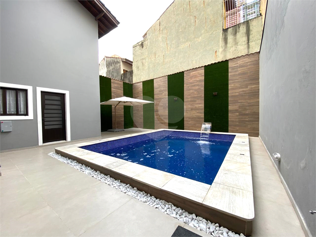 Casa à Venda – Ampla, Moderna e Sustentável com 3 Suítes, Piscina, Energia Solar e Espaço Gourmet