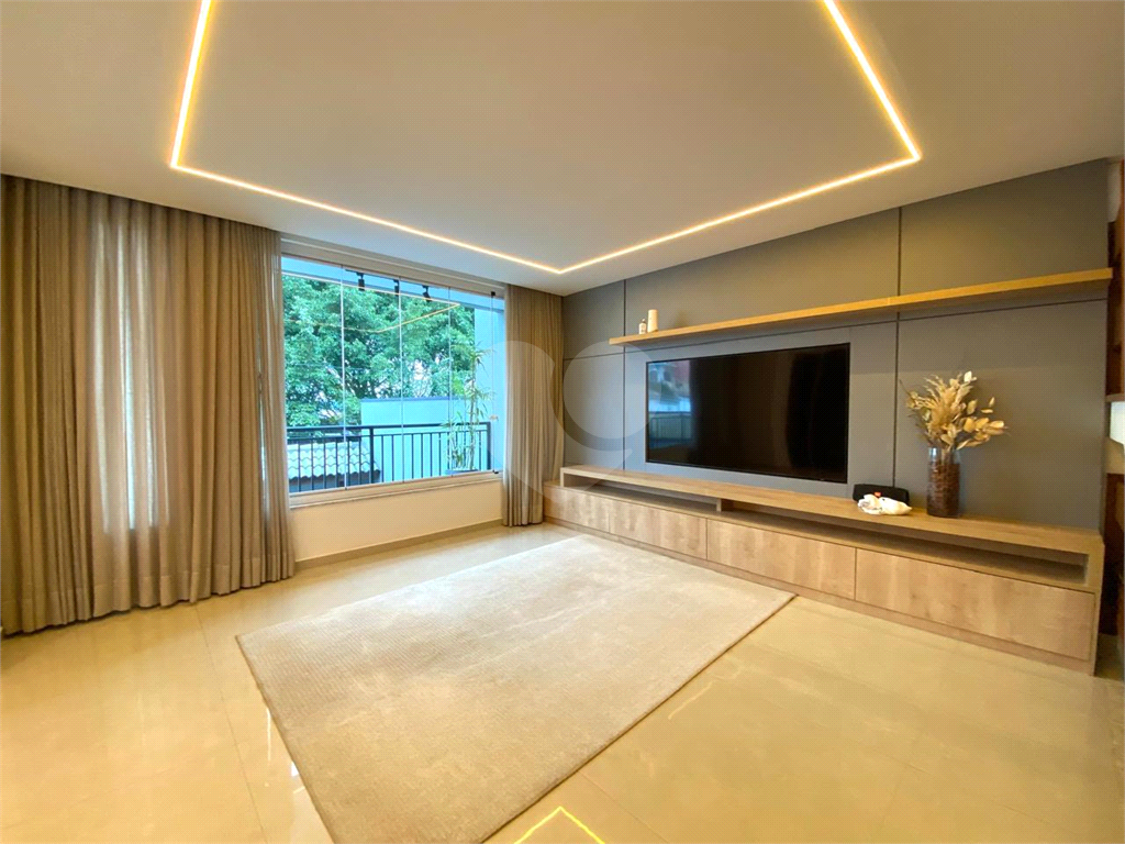 Casa à Venda – Ampla, Moderna e Sustentável com 3 Suítes, Piscina, Energia Solar e Espaço Gourmet