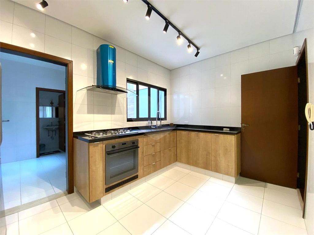 Casa à Venda – Ampla, Moderna e Sustentável com 3 Suítes, Piscina, Energia Solar e Espaço Gourmet