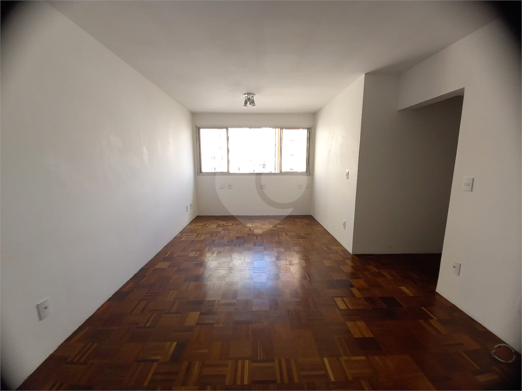  Apartamento reformado venda e locação 3 dormitórios, 1 vaga, Moema, próximo metro
