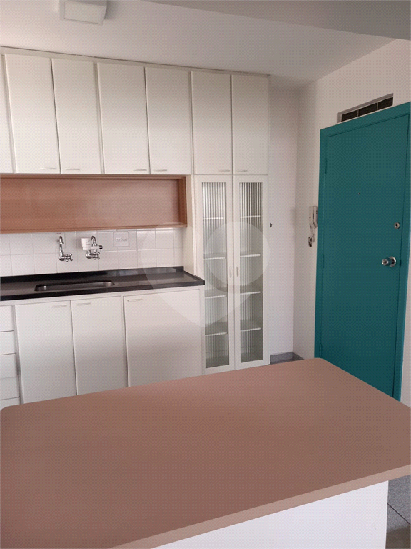  Apartamento reformado venda e locação 3 dormitórios, 1 vaga, Moema, próximo metro