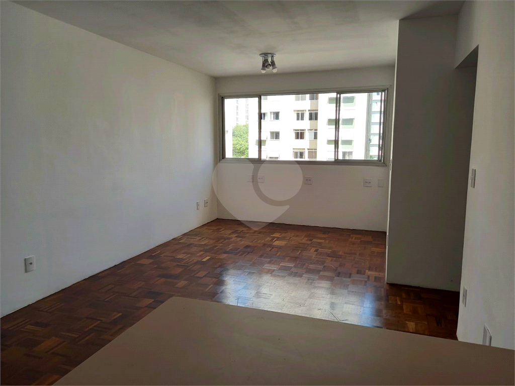  Apartamento reformado venda e locação 3 dormitórios, 1 vaga, Moema, próximo metro