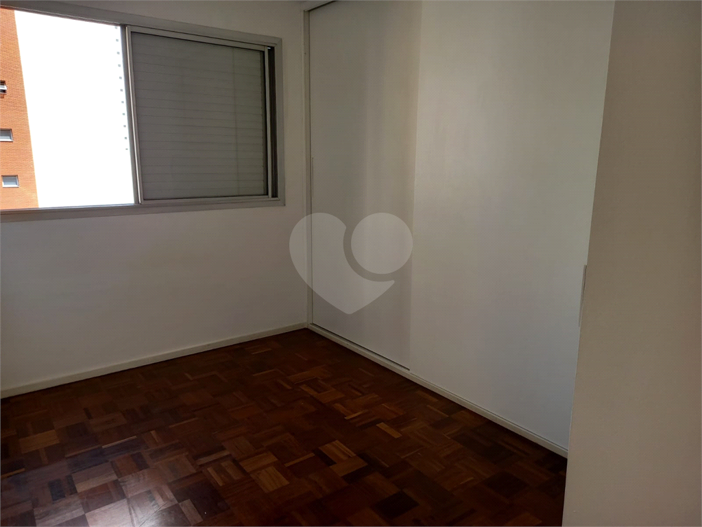  Apartamento reformado venda e locação 3 dormitórios, 1 vaga, Moema, próximo metro