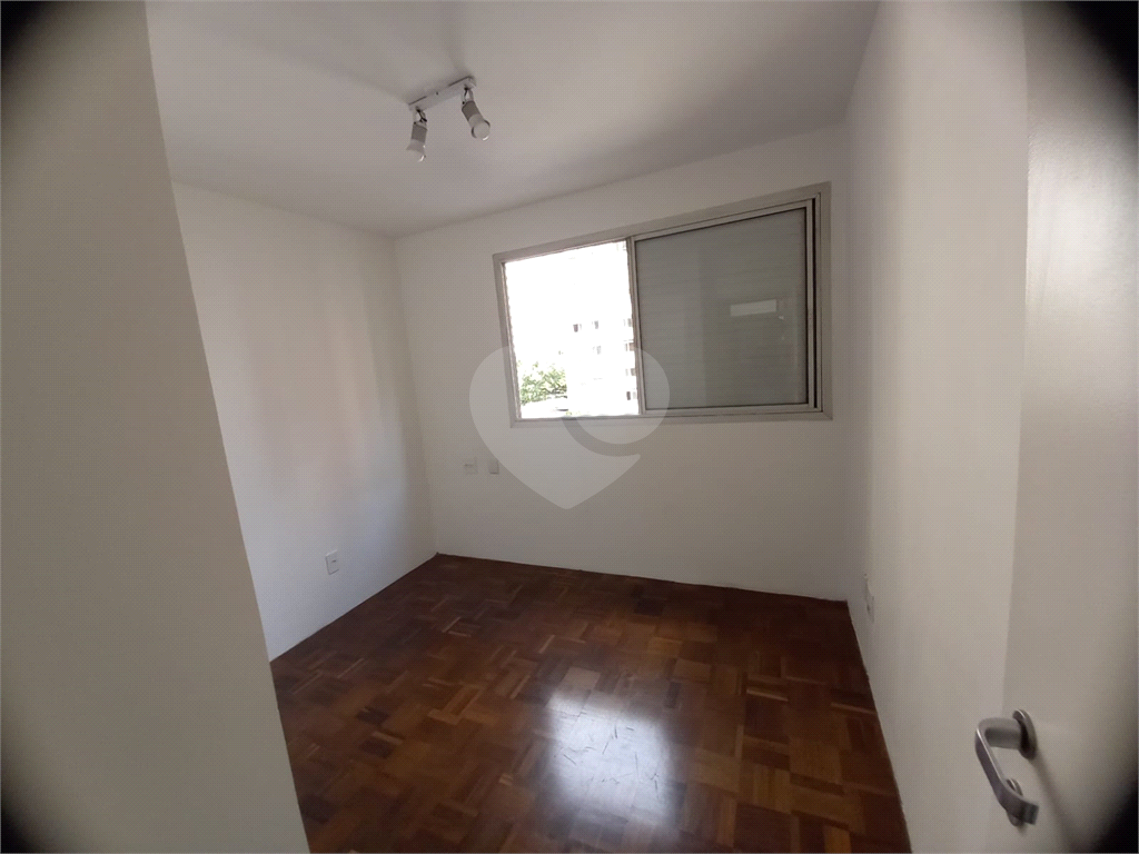  Apartamento reformado venda e locação 3 dormitórios, 1 vaga, Moema, próximo metro