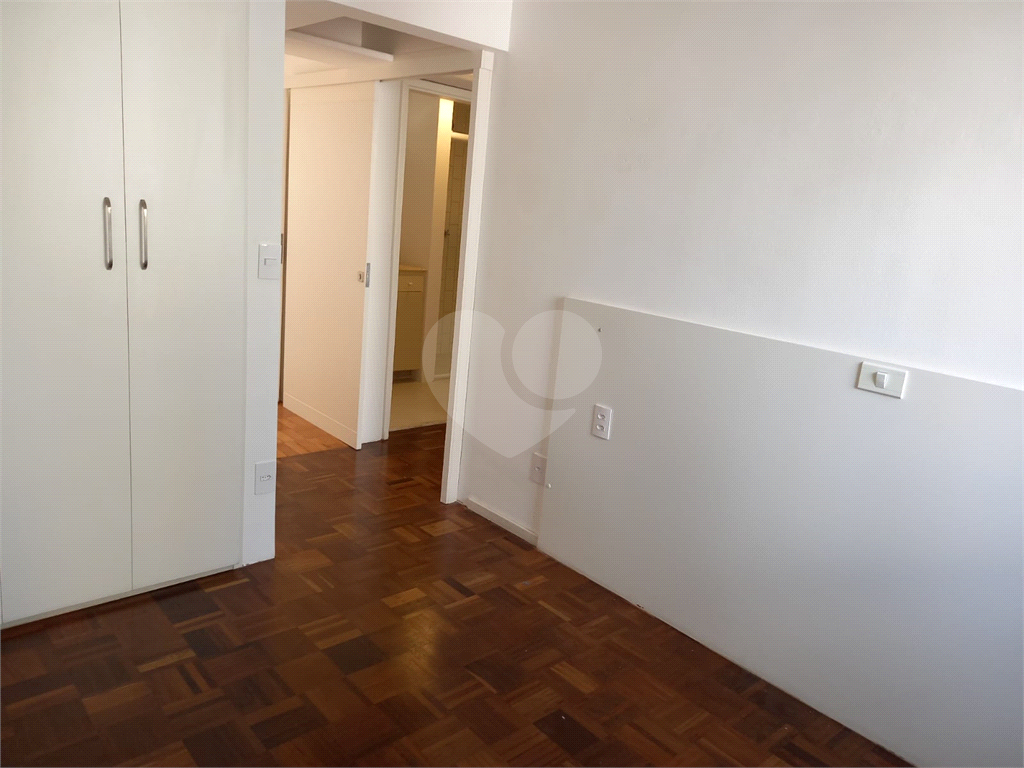  Apartamento reformado venda e locação 3 dormitórios, 1 vaga, Moema, próximo metro