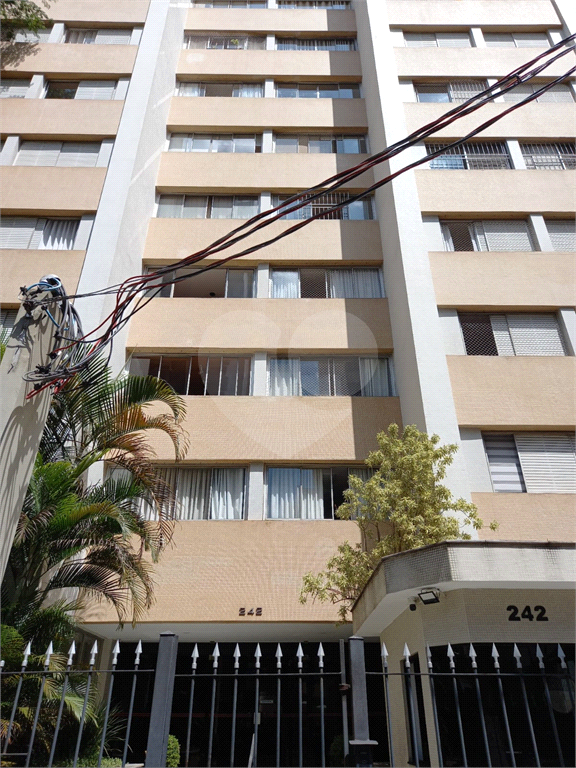  Apartamento reformado venda e locação 3 dormitórios, 1 vaga, Moema, próximo metro