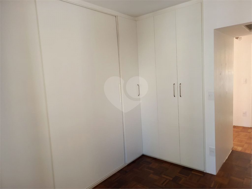  Apartamento reformado venda e locação 3 dormitórios, 1 vaga, Moema, próximo metro