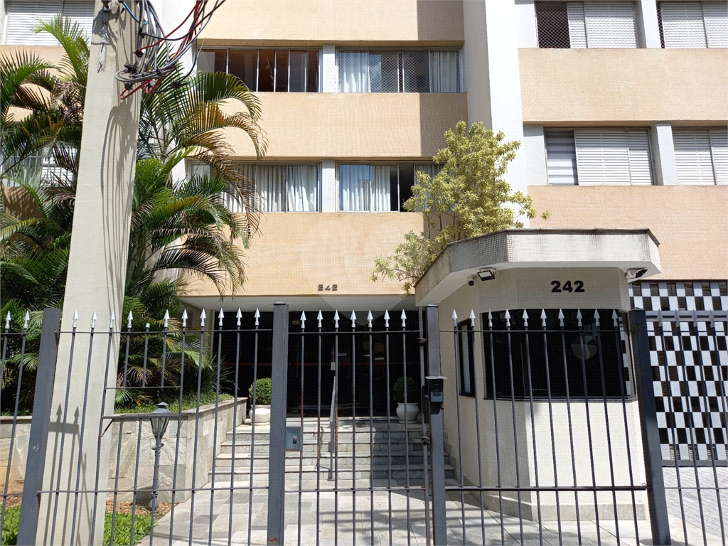  Apartamento reformado venda e locação 3 dormitórios, 1 vaga, Moema, próximo metro