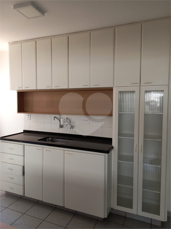  Apartamento reformado venda e locação 3 dormitórios, 1 vaga, Moema, próximo metro