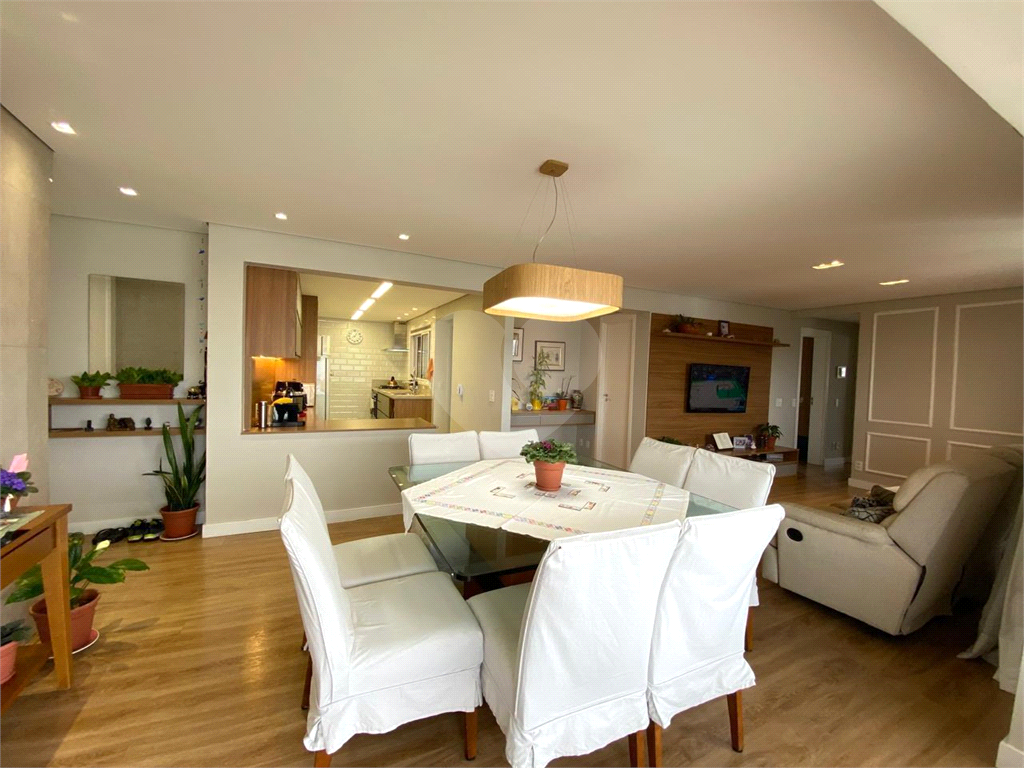 Apartamento de 129m² à Venda no Condomínio Monumento São Paulo – 3 Suítes, Varanda Gourmet e Acabamento Impecável