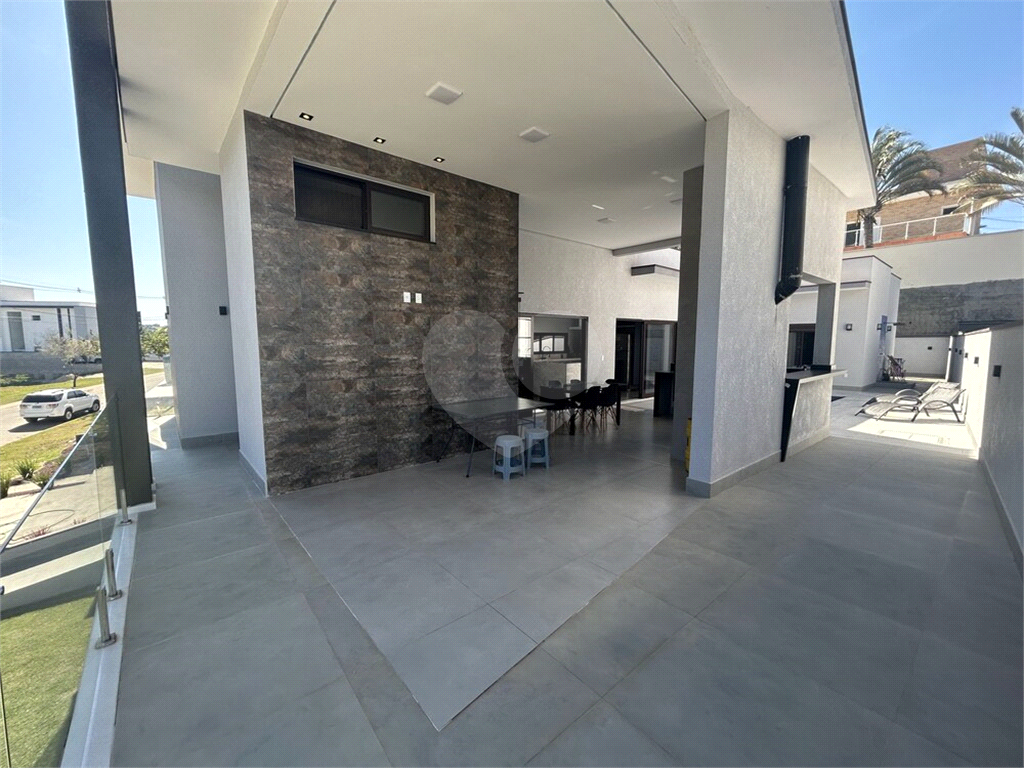 Casa de Condomínio para alugar com 3 quartos, 246m² - Foto 16