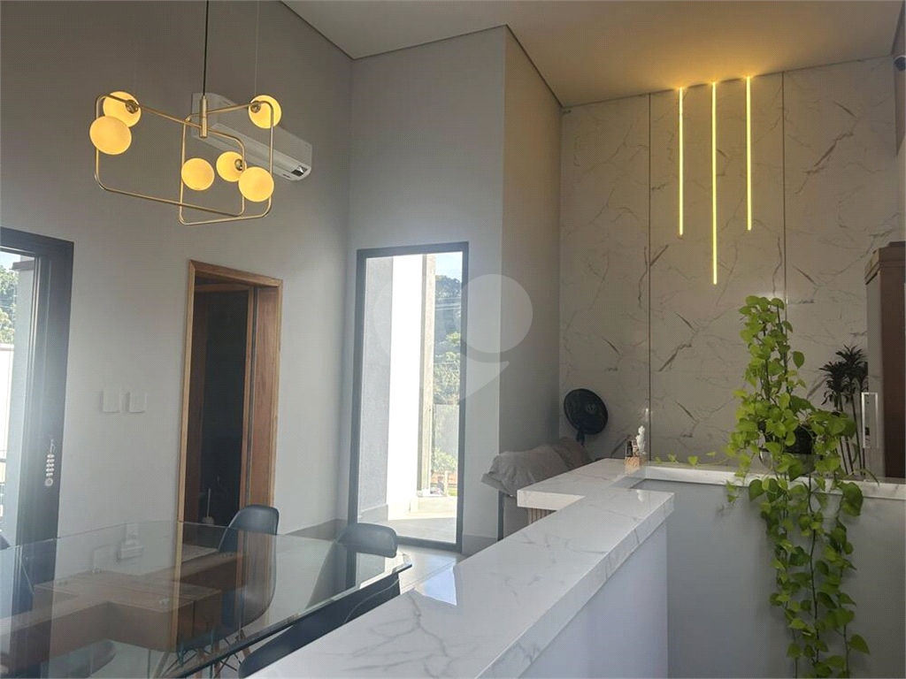 Casa de Condomínio para alugar com 3 quartos, 246m² - Foto 11