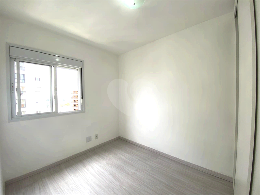 Descubra este apartamento de 70m² com 3 dormitórios, sendo 1 suíte, e 2 vagas de garagem, ideal para famílias que buscam conforto e praticidade no Morumbi, São Paulo.