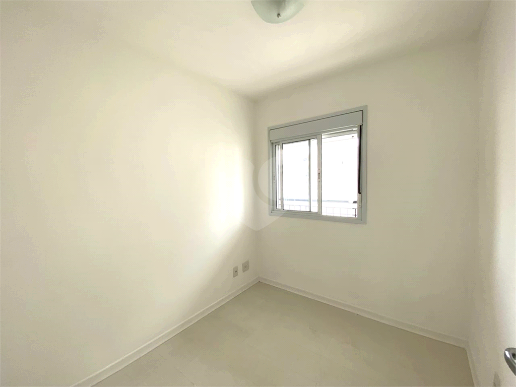 Descubra este apartamento de 70m² com 3 dormitórios, sendo 1 suíte, e 2 vagas de garagem, ideal para famílias que buscam conforto e praticidade no Morumbi, São Paulo.