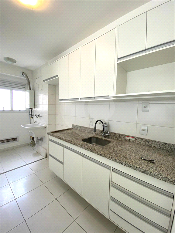 Descubra este apartamento de 70m² com 3 dormitórios, sendo 1 suíte, e 2 vagas de garagem, ideal para famílias que buscam conforto e praticidade no Morumbi, São Paulo.