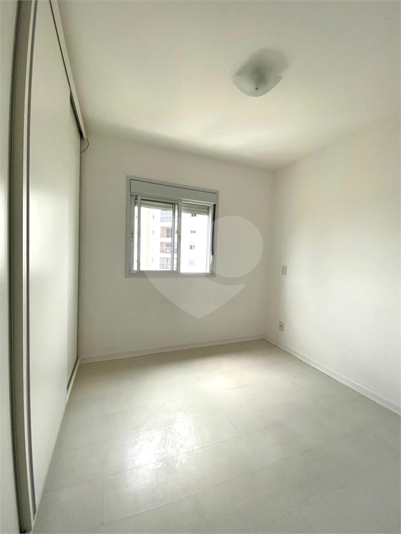 Descubra este apartamento de 70m² com 3 dormitórios, sendo 1 suíte, e 2 vagas de garagem, ideal para famílias que buscam conforto e praticidade no Morumbi, São Paulo.