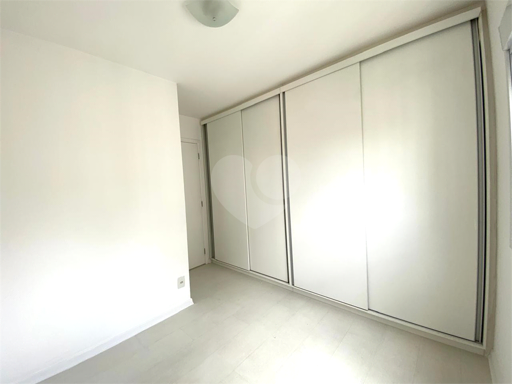 Descubra este apartamento de 70m² com 3 dormitórios, sendo 1 suíte, e 2 vagas de garagem, ideal para famílias que buscam conforto e praticidade no Morumbi, São Paulo.