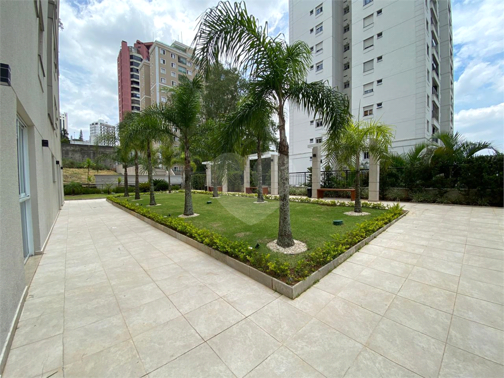 Descubra este apartamento de 70m² com 3 dormitórios, sendo 1 suíte, e 2 vagas de garagem, ideal para famílias que buscam conforto e praticidade no Morumbi, São Paulo.