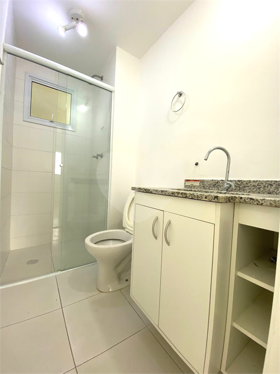 Descubra este apartamento de 70m² com 3 dormitórios, sendo 1 suíte, e 2 vagas de garagem, ideal para famílias que buscam conforto e praticidade no Morumbi, São Paulo.