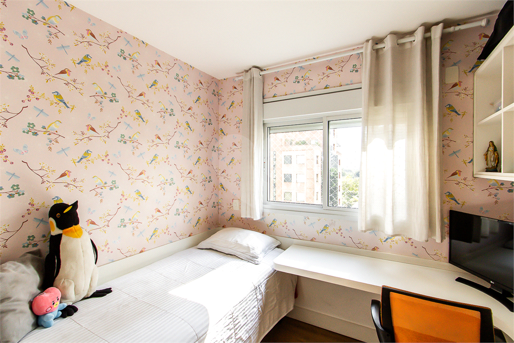 Apartamento de 3 suítes em condomínio Clube na Vila Olímpia