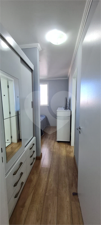 APARTAMENTO em JARDIM ZAIRA