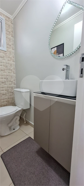 APARTAMENTO em JARDIM ZAIRA